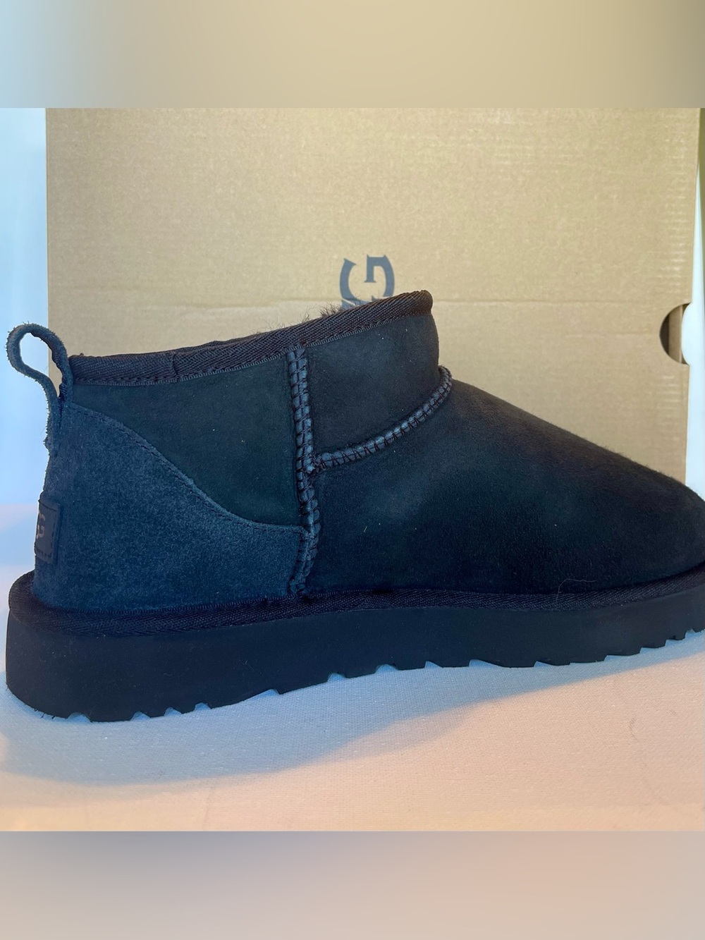 NIB UGG CLASSIC ULTRA MINI SHEEPSKIN PLUSH 88276 BLACK WOMENS SIZE 10 - Picture 11 of 17